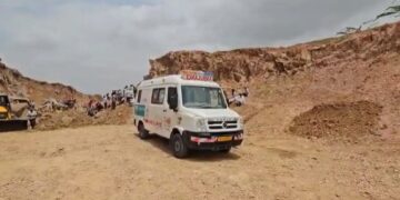 Stone quarry collapses in Jalore.
