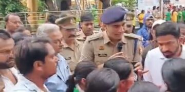 Protest by Jayaprakash Narayan's students