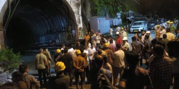 Panic due to debris and water entering THDC tunnel