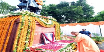 CM Yogi paid tribute to Pandit GB Pant on his 139th birth anniversary
