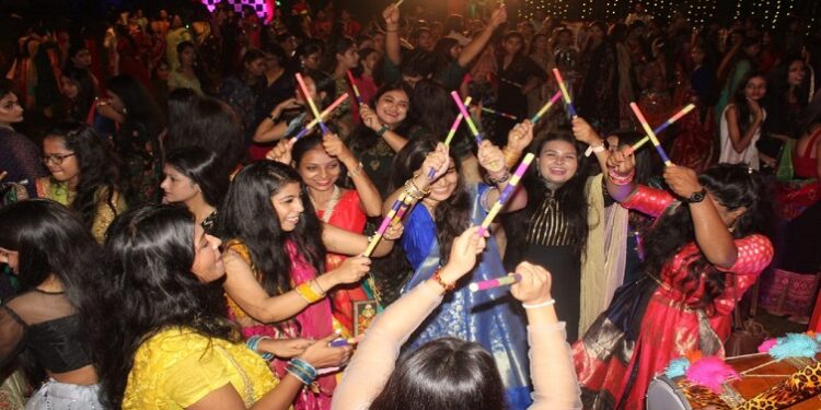 Garba-Dandiya