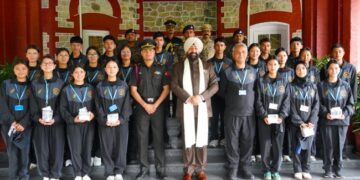 Students from Ladakh met Governor Gurmit Singh.
